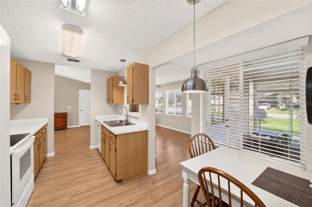 For Sale: $219,500 (2 beds, 2 baths, 1455 Square Feet)
