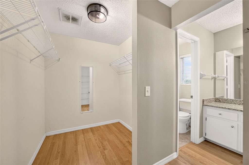 For Sale: $219,500 (2 beds, 2 baths, 1455 Square Feet)