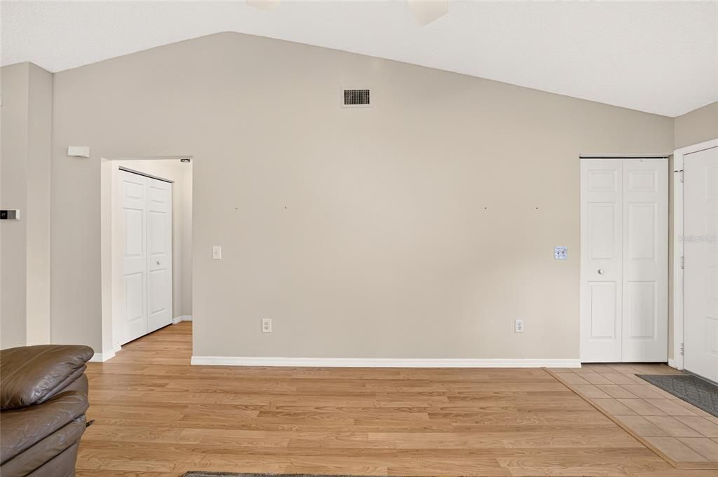 For Sale: $219,500 (2 beds, 2 baths, 1455 Square Feet)