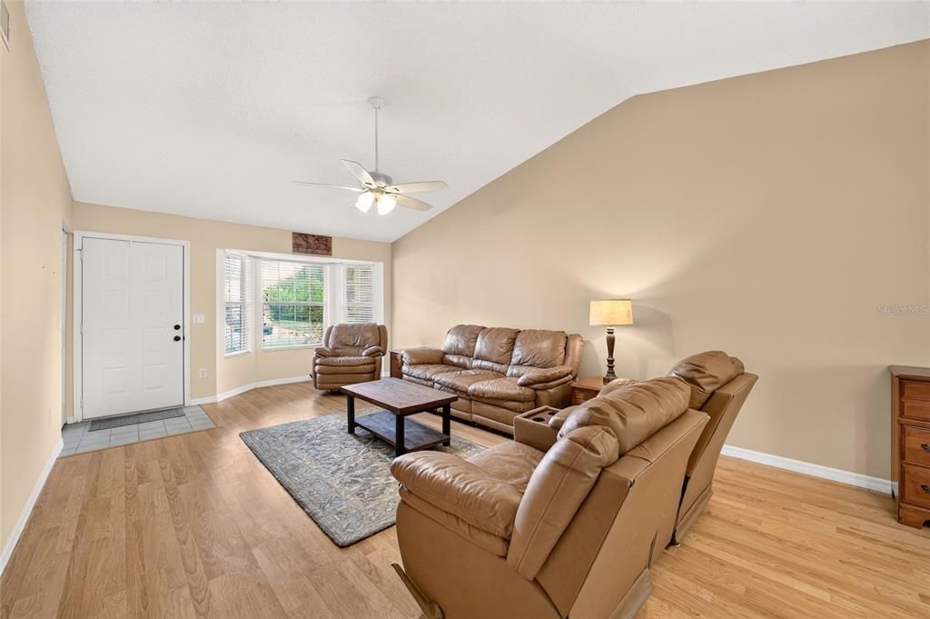 For Sale: $219,500 (2 beds, 2 baths, 1455 Square Feet)