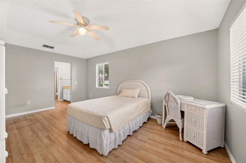 For Sale: $219,500 (2 beds, 2 baths, 1455 Square Feet)