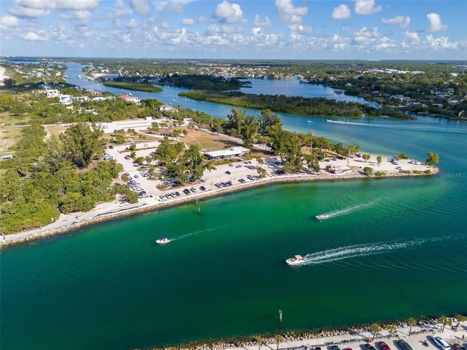 На продажу: $1,495,000 (3 спален, 2 ванн, 2591 Квадратных фут)
