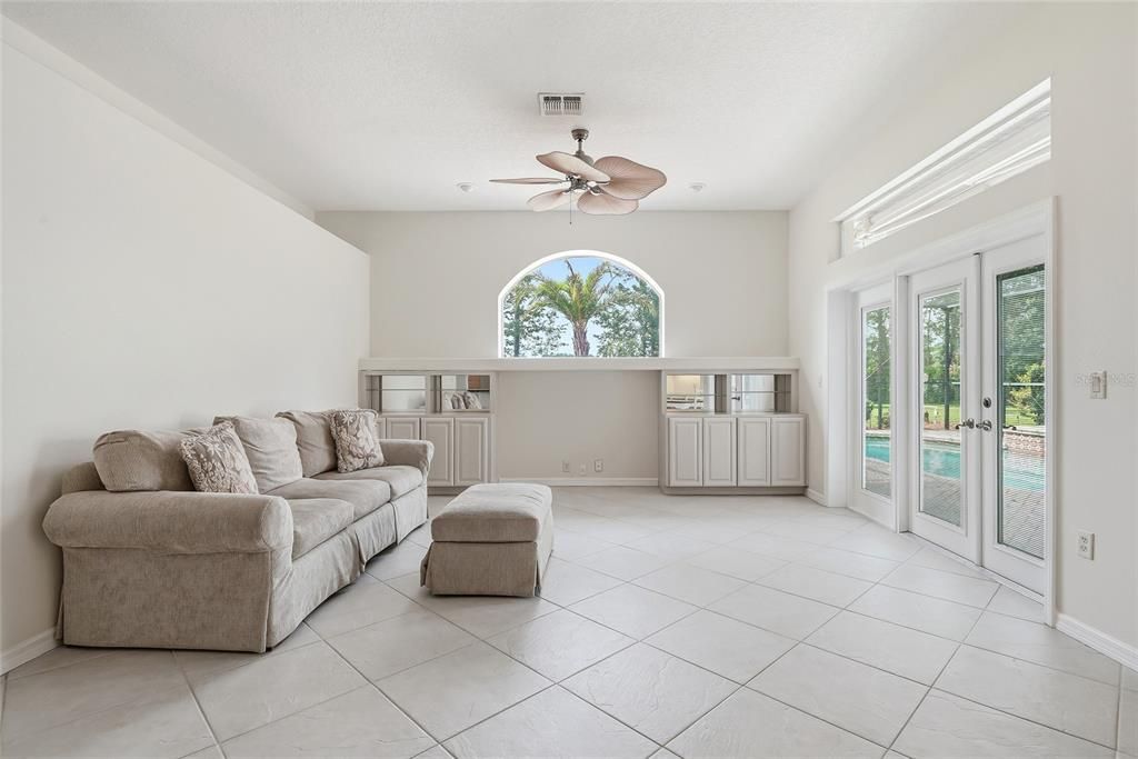 For Sale: $389,000 (3 beds, 2 baths, 2127 Square Feet)