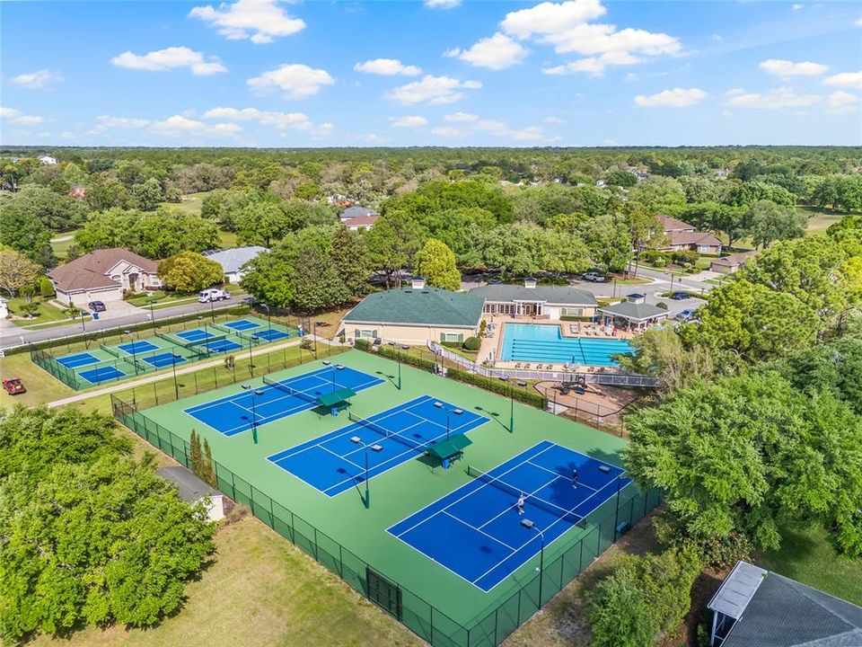For Sale: $389,000 (3 beds, 2 baths, 2127 Square Feet)