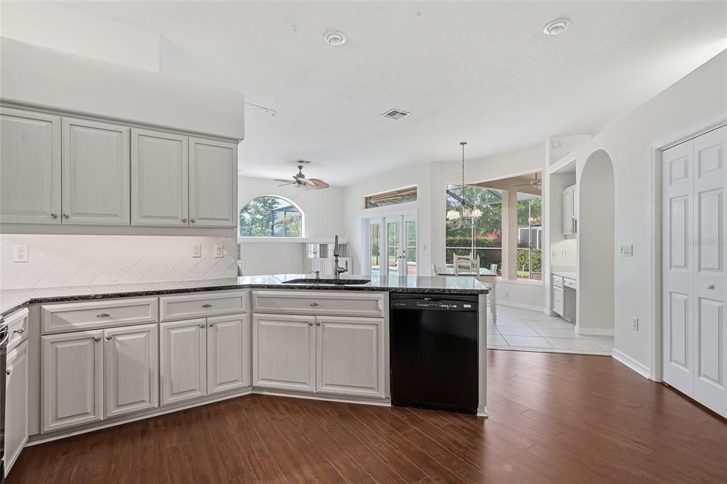 For Sale: $389,000 (3 beds, 2 baths, 2127 Square Feet)