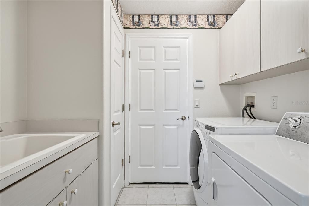 For Sale: $389,000 (3 beds, 2 baths, 2127 Square Feet)