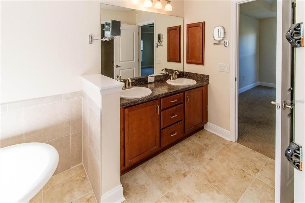 For Sale: $260,000 (3 beds, 2 baths, 1970 Square Feet)