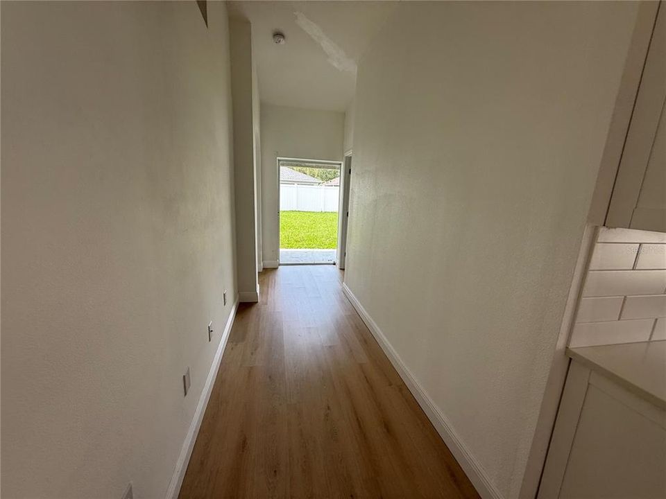 На продажу: $395,000 (5 спален, 2 ванн, 1980 Квадратных фут)