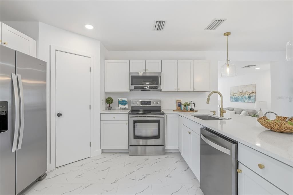 For Sale: $549,000 (3 beds, 2 baths, 1450 Square Feet)