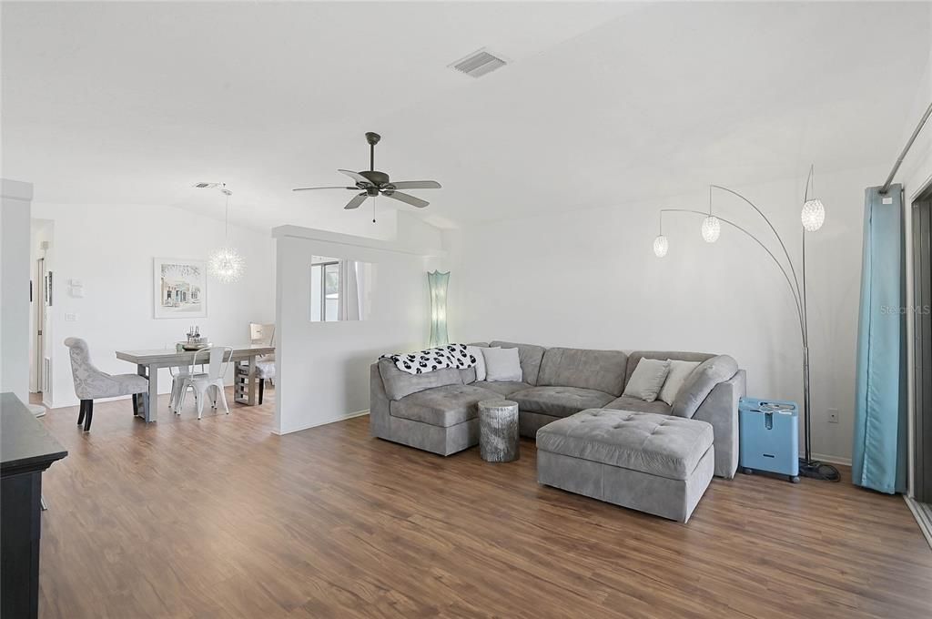 For Sale: $275,000 (2 beds, 2 baths, 1538 Square Feet)