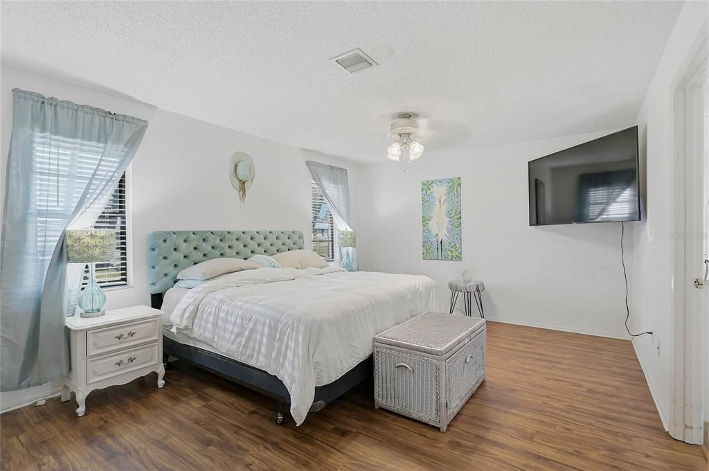 For Sale: $275,000 (2 beds, 2 baths, 1538 Square Feet)