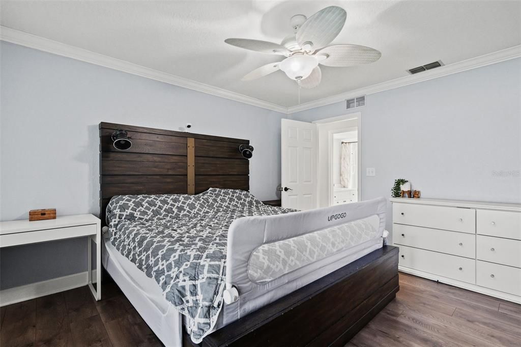 Activo con contrato: $649,900 (3 camas, 2 baños, 1756 Pies cuadrados)