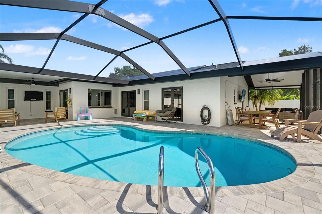 Activo con contrato: $649,900 (3 camas, 2 baños, 1756 Pies cuadrados)