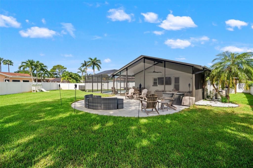 Activo con contrato: $649,900 (3 camas, 2 baños, 1756 Pies cuadrados)