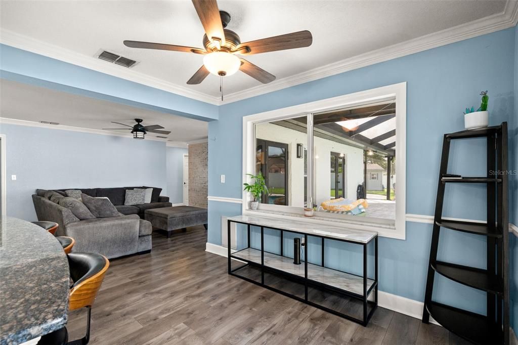 Activo con contrato: $649,900 (3 camas, 2 baños, 1756 Pies cuadrados)