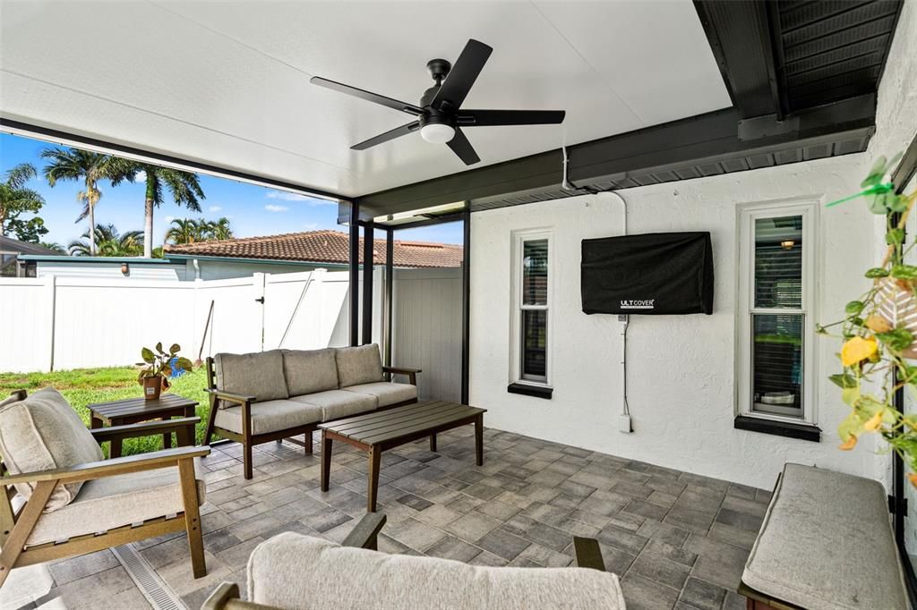 Activo con contrato: $649,900 (3 camas, 2 baños, 1756 Pies cuadrados)