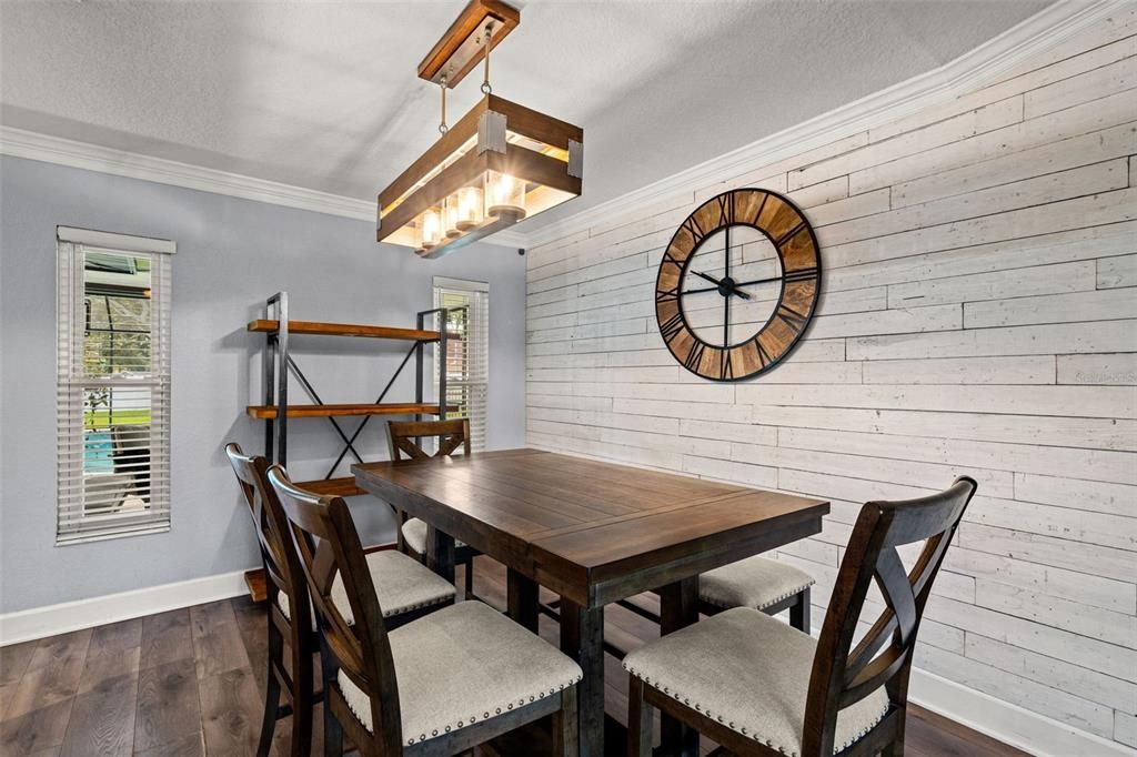 Activo con contrato: $649,900 (3 camas, 2 baños, 1756 Pies cuadrados)