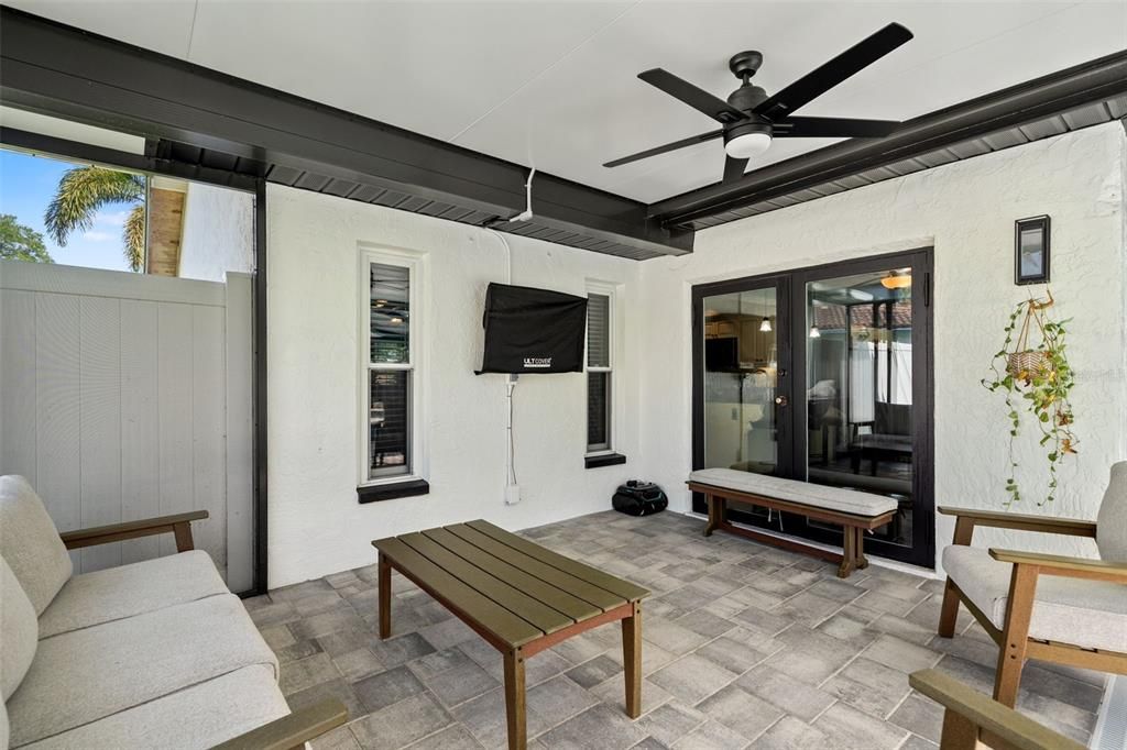 Activo con contrato: $649,900 (3 camas, 2 baños, 1756 Pies cuadrados)