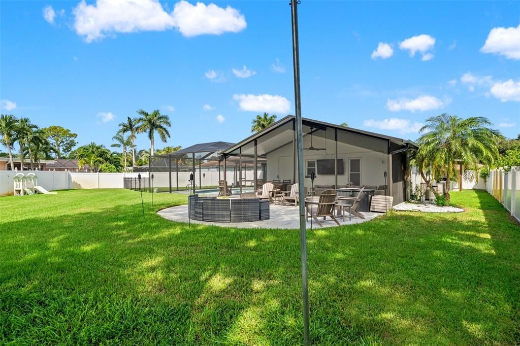 Activo con contrato: $649,900 (3 camas, 2 baños, 1756 Pies cuadrados)