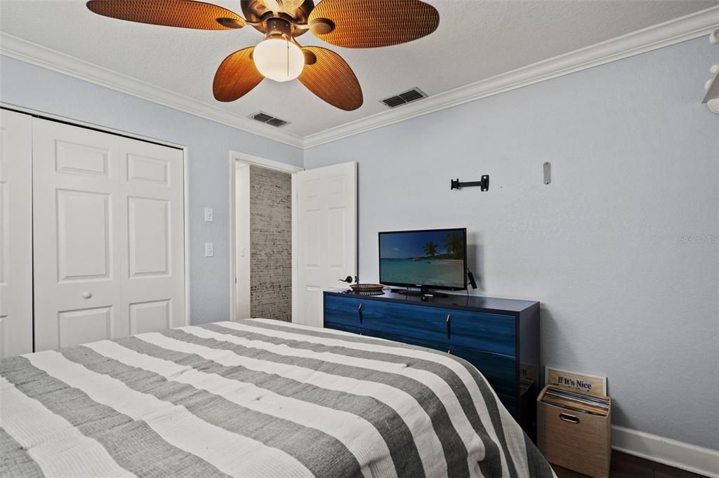 Activo con contrato: $649,900 (3 camas, 2 baños, 1756 Pies cuadrados)