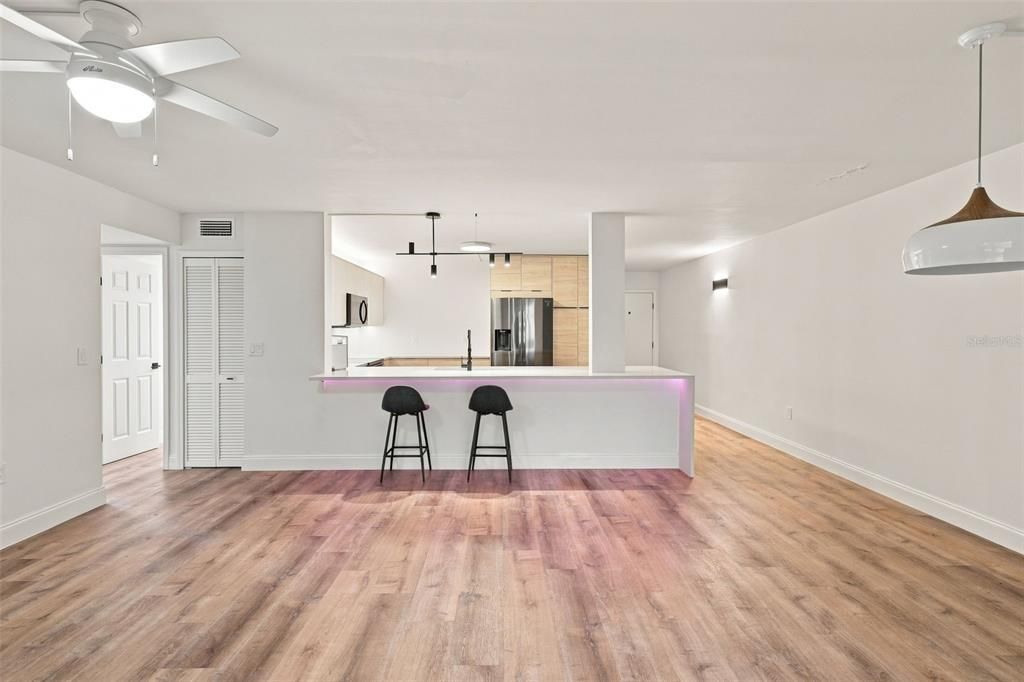 В аренду: $2,100 (2 спален, 2 ванн, 1193 Квадратных фут)