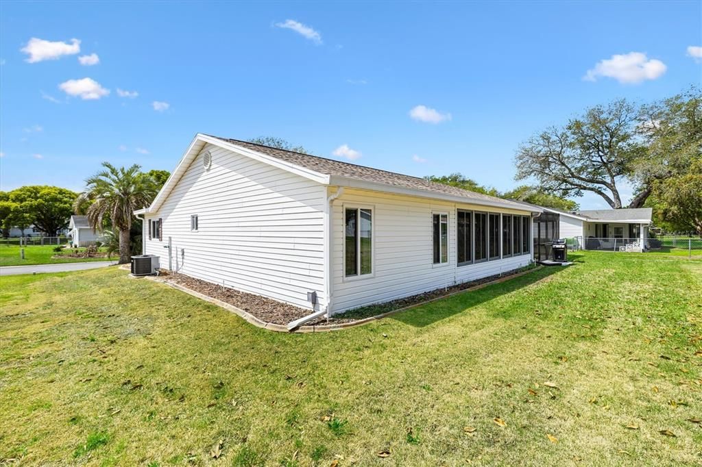 На продажу: $269,900 (2 спален, 2 ванн, 1590 Квадратных фут)