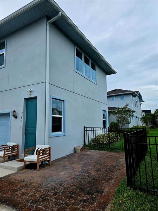 For Rent: $1,800 (1 beds, 1 baths, 960 Square Feet)