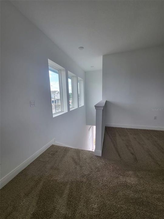 For Rent: $1,800 (1 beds, 1 baths, 960 Square Feet)