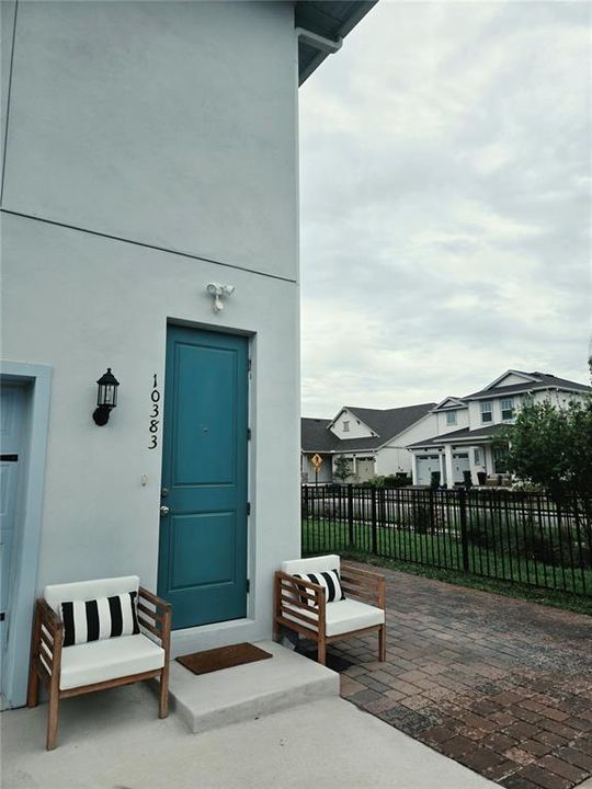 For Rent: $1,800 (1 beds, 1 baths, 960 Square Feet)