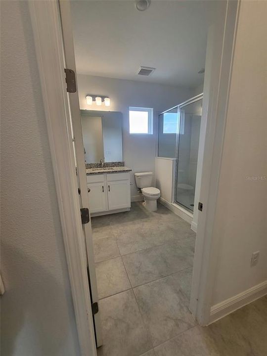 For Rent: $1,800 (1 beds, 1 baths, 960 Square Feet)
