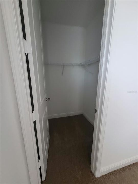 For Rent: $1,800 (1 beds, 1 baths, 960 Square Feet)