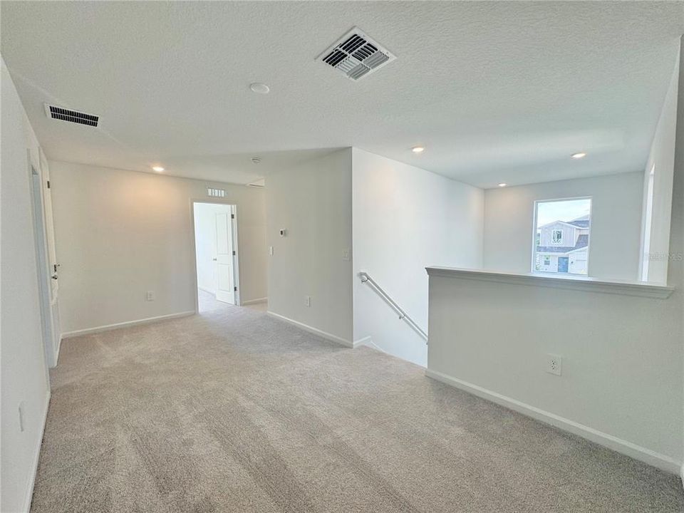 For Rent: $2,150 (4 beds, 2 baths, 1874 Square Feet)