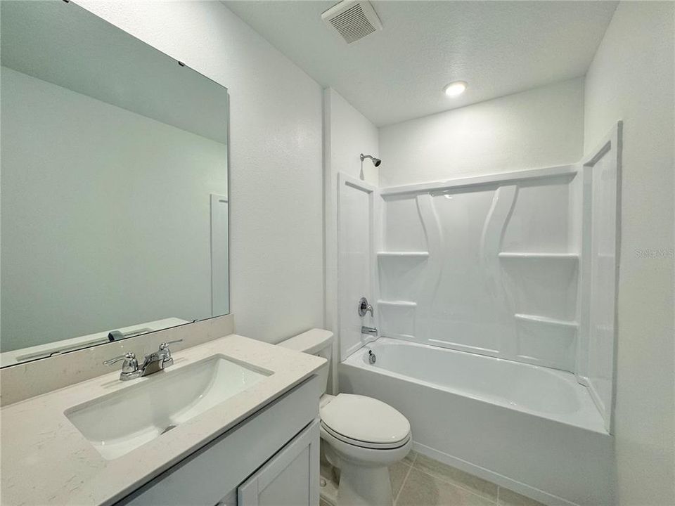 For Rent: $2,150 (4 beds, 2 baths, 1874 Square Feet)