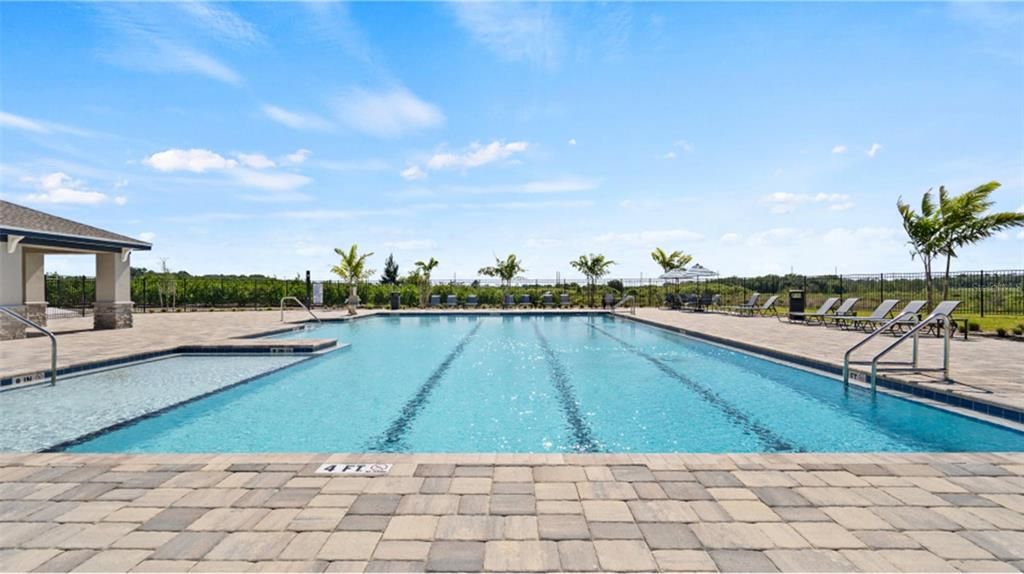 For Rent: $2,150 (4 beds, 2 baths, 1874 Square Feet)