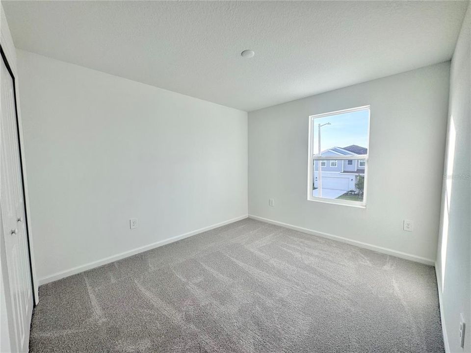For Rent: $2,150 (4 beds, 2 baths, 1874 Square Feet)