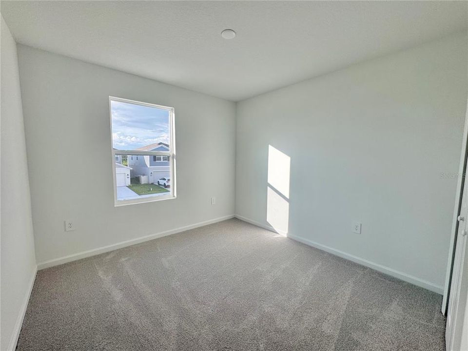For Rent: $2,150 (4 beds, 2 baths, 1874 Square Feet)