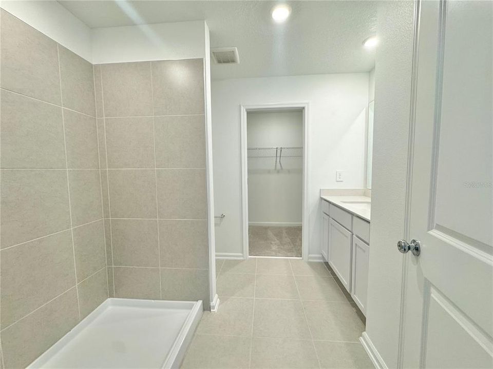 For Rent: $2,150 (4 beds, 2 baths, 1874 Square Feet)