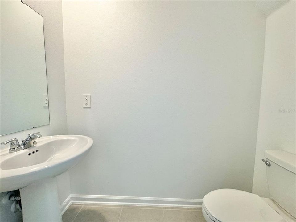 For Rent: $2,150 (4 beds, 2 baths, 1874 Square Feet)