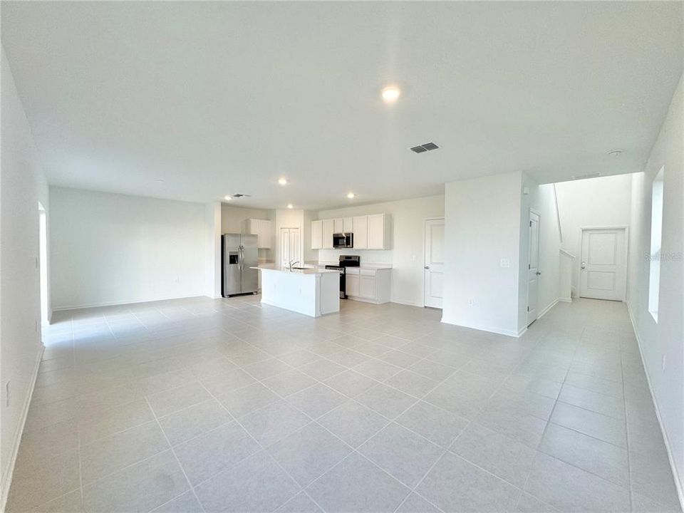 For Rent: $2,150 (4 beds, 2 baths, 1874 Square Feet)