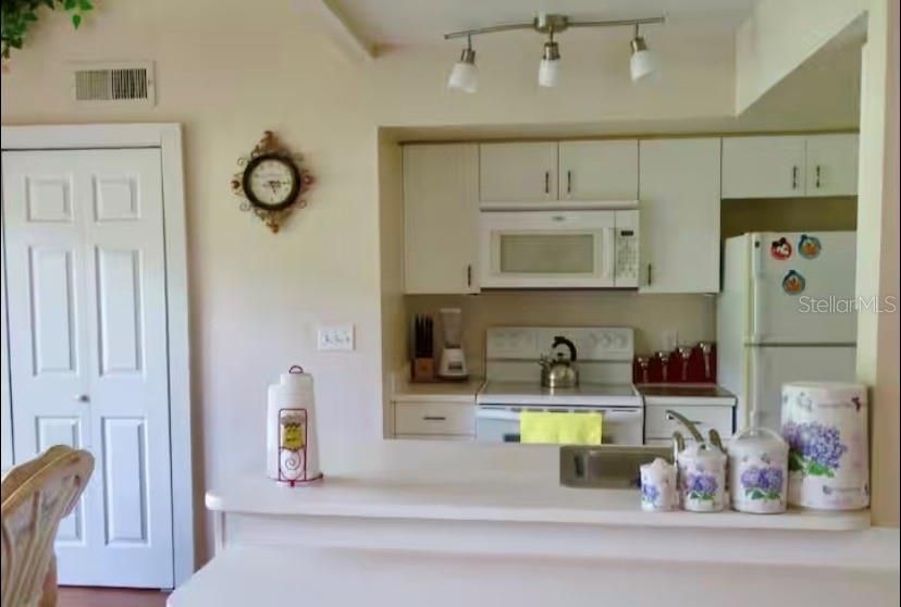En Venta: $265,000 (2 camas, 2 baños, 1012 Pies cuadrados)