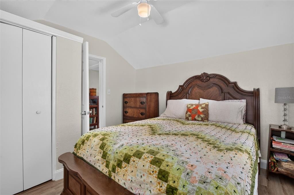 En Venta: $290,000 (2 camas, 1 baños, 920 Pies cuadrados)