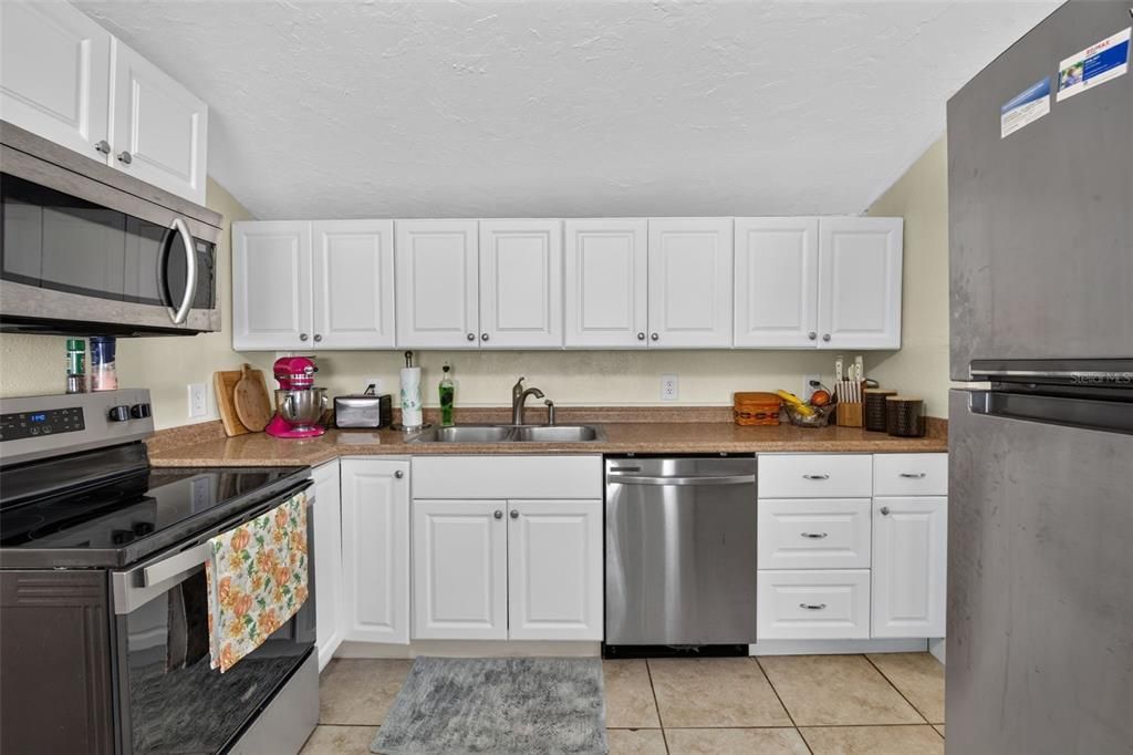En Venta: $290,000 (2 camas, 1 baños, 920 Pies cuadrados)