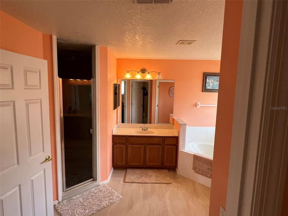 For Rent: $3,000 (5 beds, 3 baths, 3387 Square Feet)