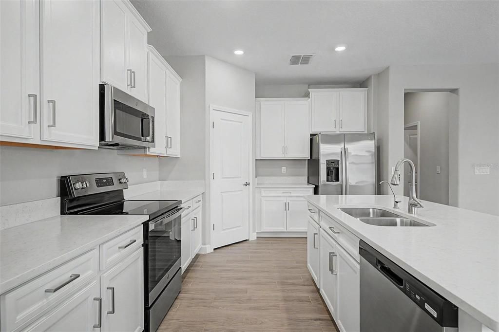 For Sale: $340,000 (2 beds, 2 baths, 1783 Square Feet)