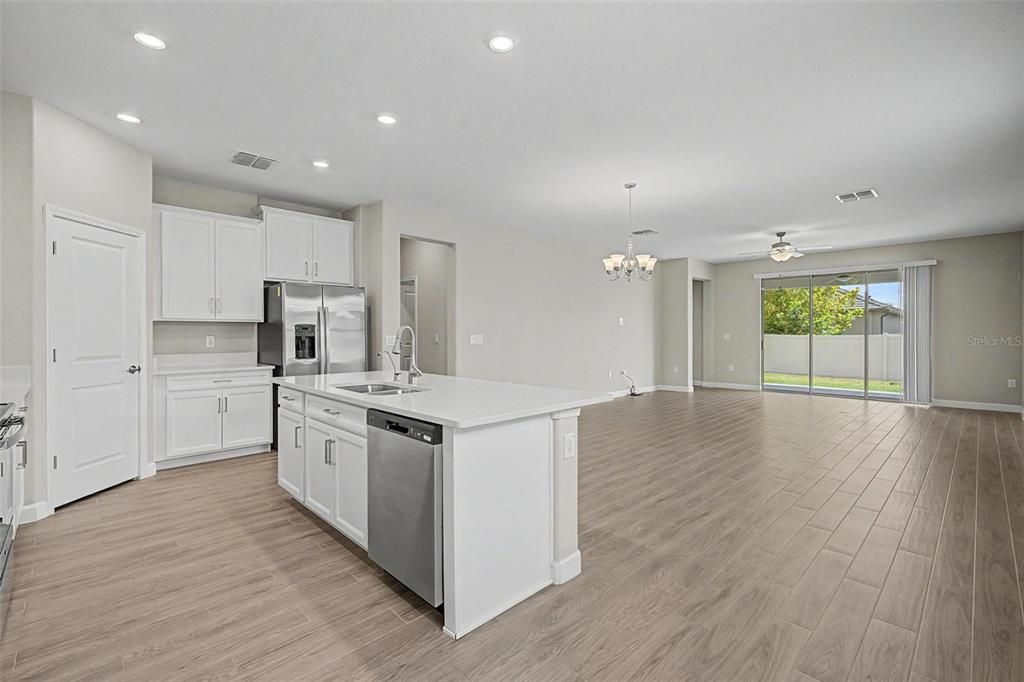 For Sale: $340,000 (2 beds, 2 baths, 1783 Square Feet)