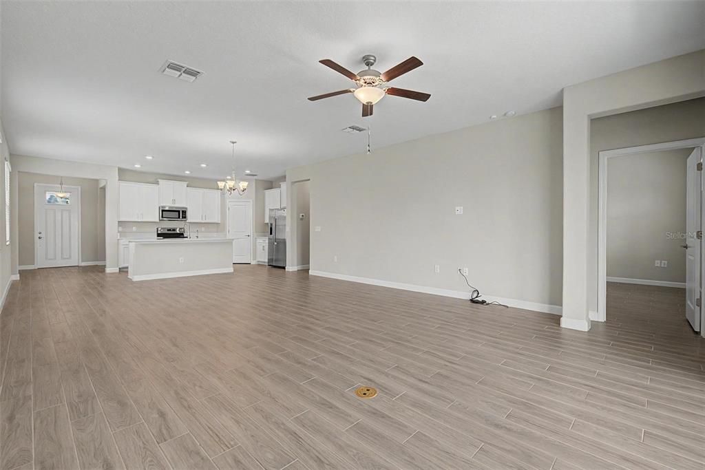 For Sale: $340,000 (2 beds, 2 baths, 1783 Square Feet)