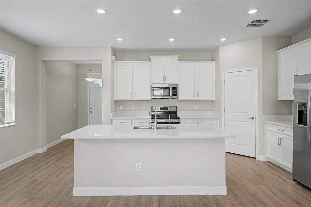 For Sale: $340,000 (2 beds, 2 baths, 1783 Square Feet)