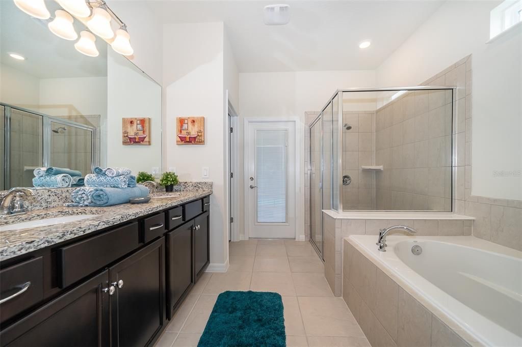 En Venta: $565,000 (6 camas, 4 baños, 3108 Pies cuadrados)