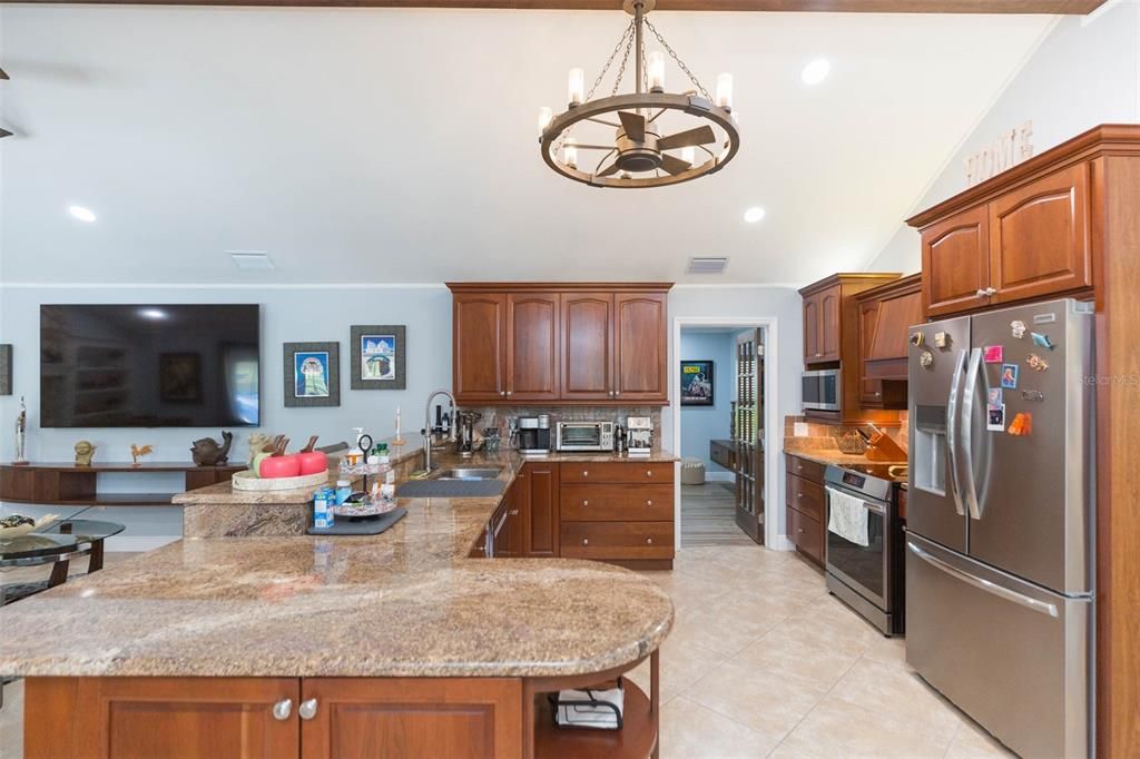 For Sale: $662,500 (4 beds, 2 baths, 2484 Square Feet)