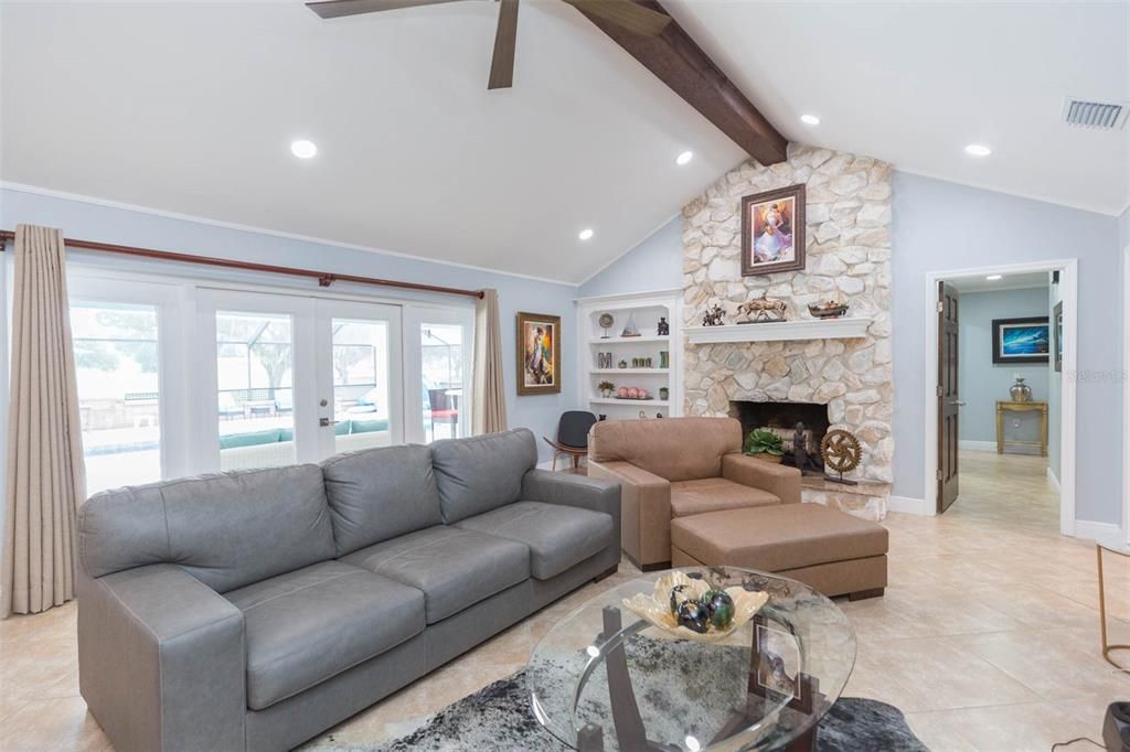 For Sale: $662,500 (4 beds, 2 baths, 2484 Square Feet)